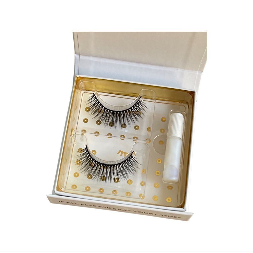 Battington Lashes “Monroe” 3D Silk Lashes - Picture 3 of 7
